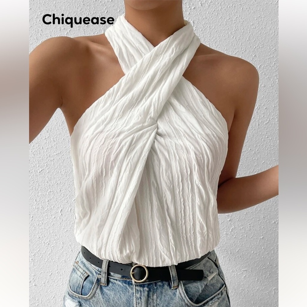 Chiquease Solid‎ Criss Cross Halter
Blouse size large